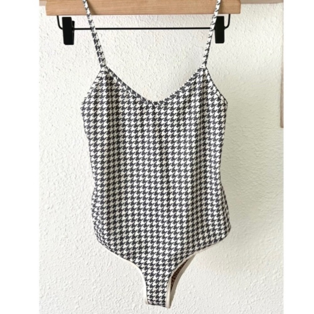 ACACIA Waikiki one piece in Houndstooth - Picture 5 of 8